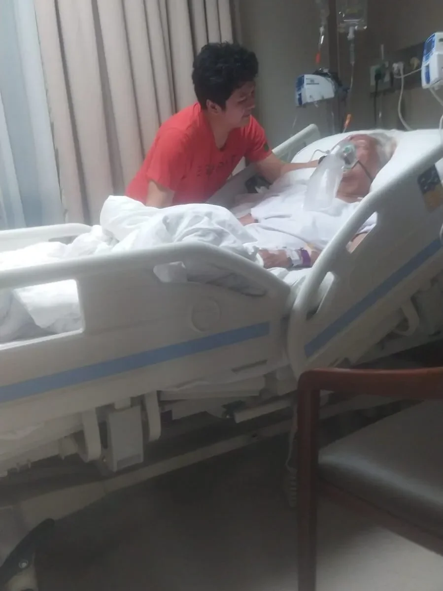 Rifat berbicara dengan Ayah yang sedang koma di rumah sakit